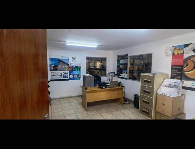 INDUSTRIAL PROPERTY TO RENT IN SILVERTON